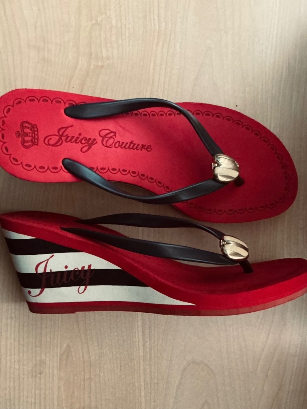 JUICY COUTURE PLATFORM WEDGE FLIP SANDALS